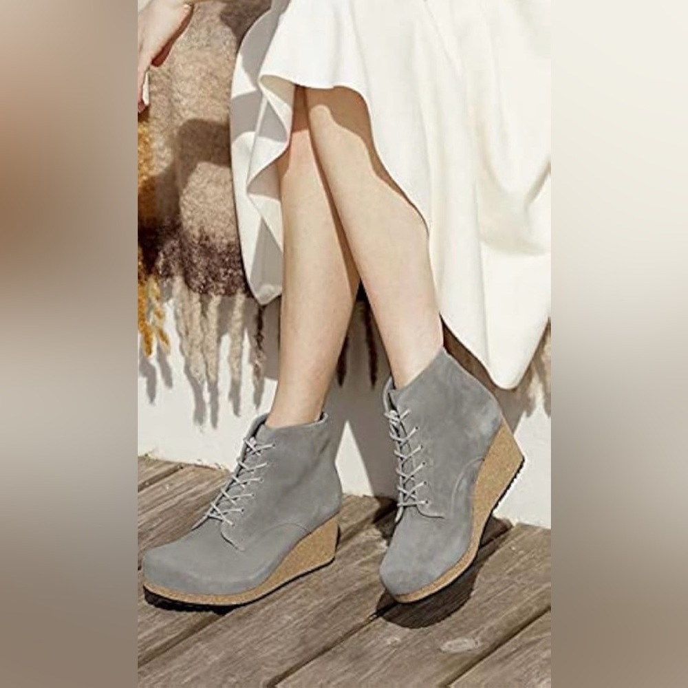 Birkenstock Papillio Edith Wedge Boots in Light Grey. Size 37 or US 6-6.5